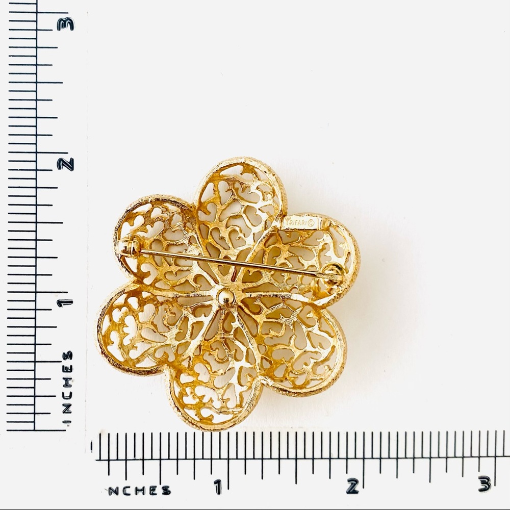 Flower Pin - Picture 3 of 3